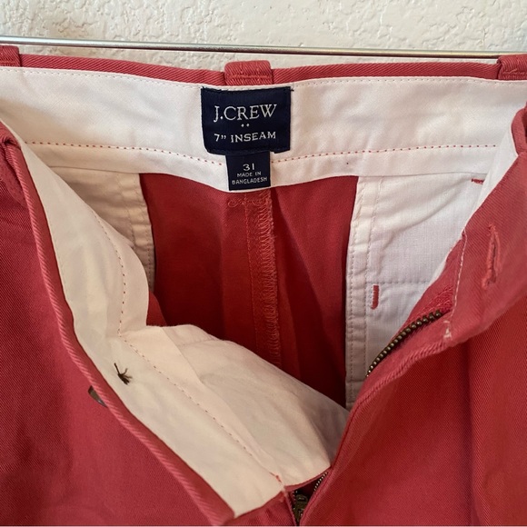 J. Crew 7 Inch Inseam Stretch Chino Shorts in Faded Red - Picture 3 of 7